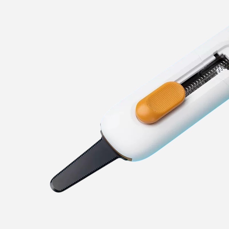 DELI Serrated Blade Corrugated Board Cutter White