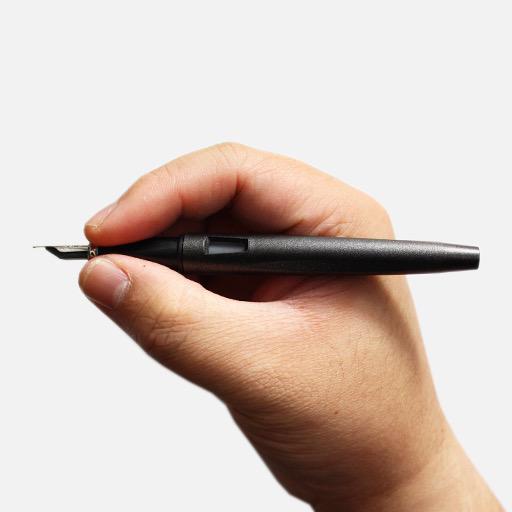 DIPLOMAT Magnum Crow Black Fountain Pen Fine