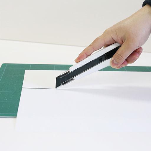 NT Auto Lock 18mm Blade Cutter White