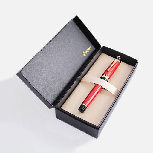 PILOT Custom Urushi Vermilion Fountain Pen 18K Gold Fine-Medium
