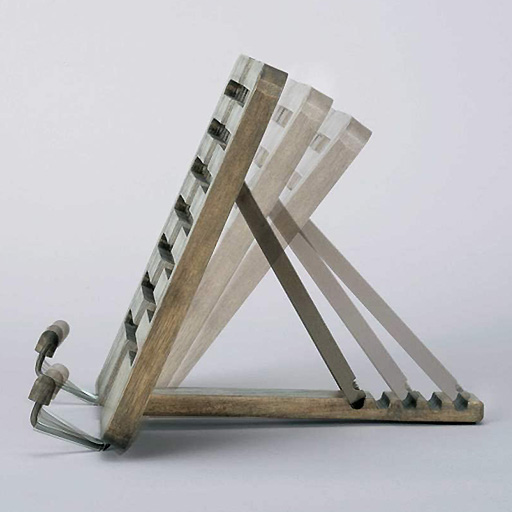 RAYMAY Natural Color Wooden Book Stand (W)125mm x (H)120mm x (D)160mm