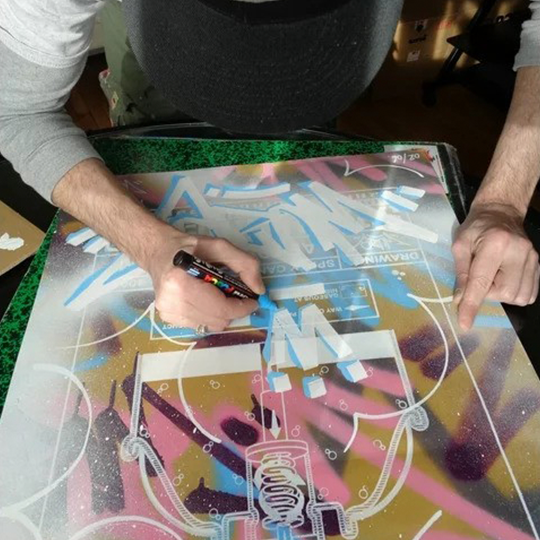 UNI Posca Medium Marker Set x 16